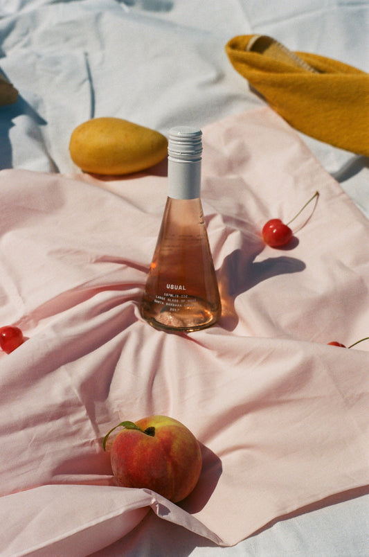 Fruit wine: Usual Wines rose surrounded by fruit